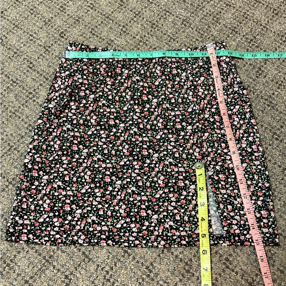 SHEIN Black Pink Green White Multi Floral Knit Mini Skirt * Size XS - Picture 2 of 6